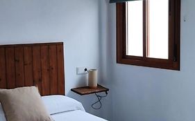 Apartamentos Bolonia - M a n u e l a